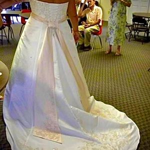 David’s Bridal Plus Size Wedding Gown